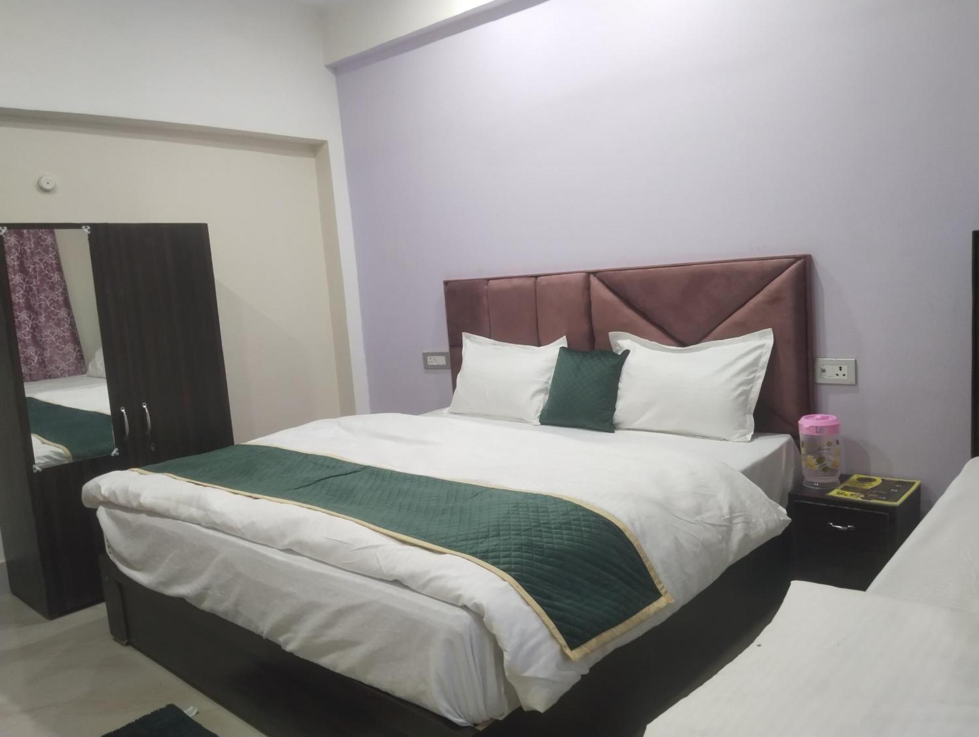 Hotel Dixit Residency Vrindāvan Exterior foto