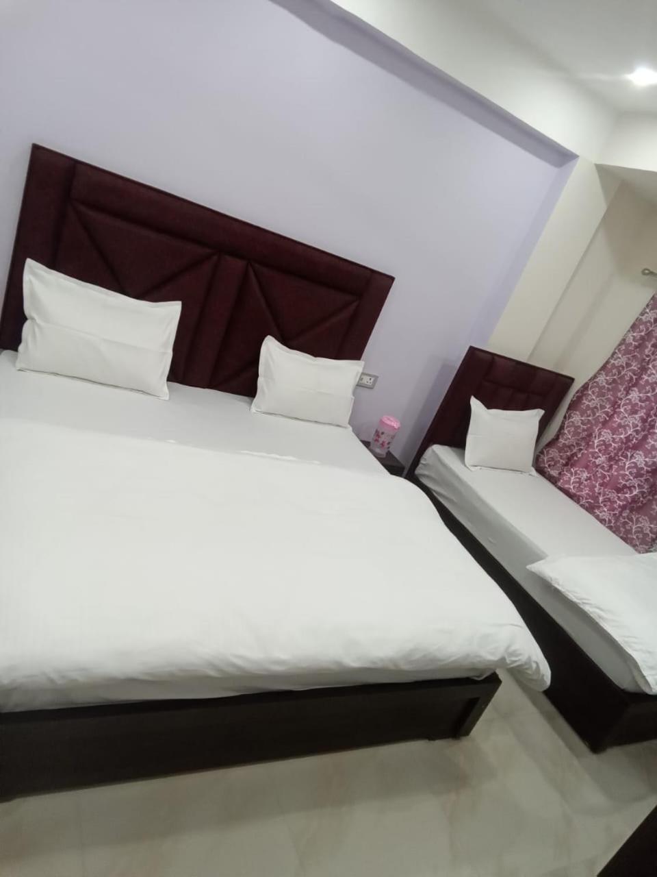 Hotel Dixit Residency Vrindāvan Exterior foto