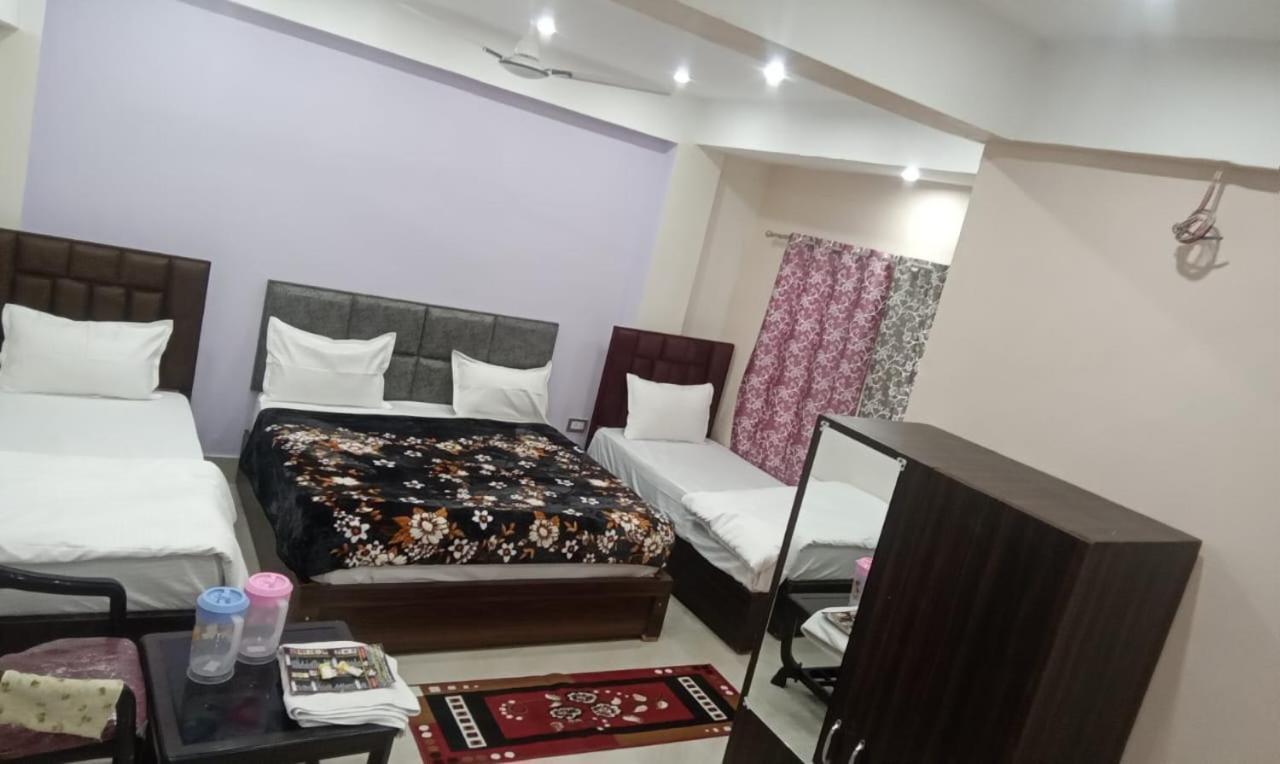 Hotel Dixit Residency Vrindāvan Exterior foto