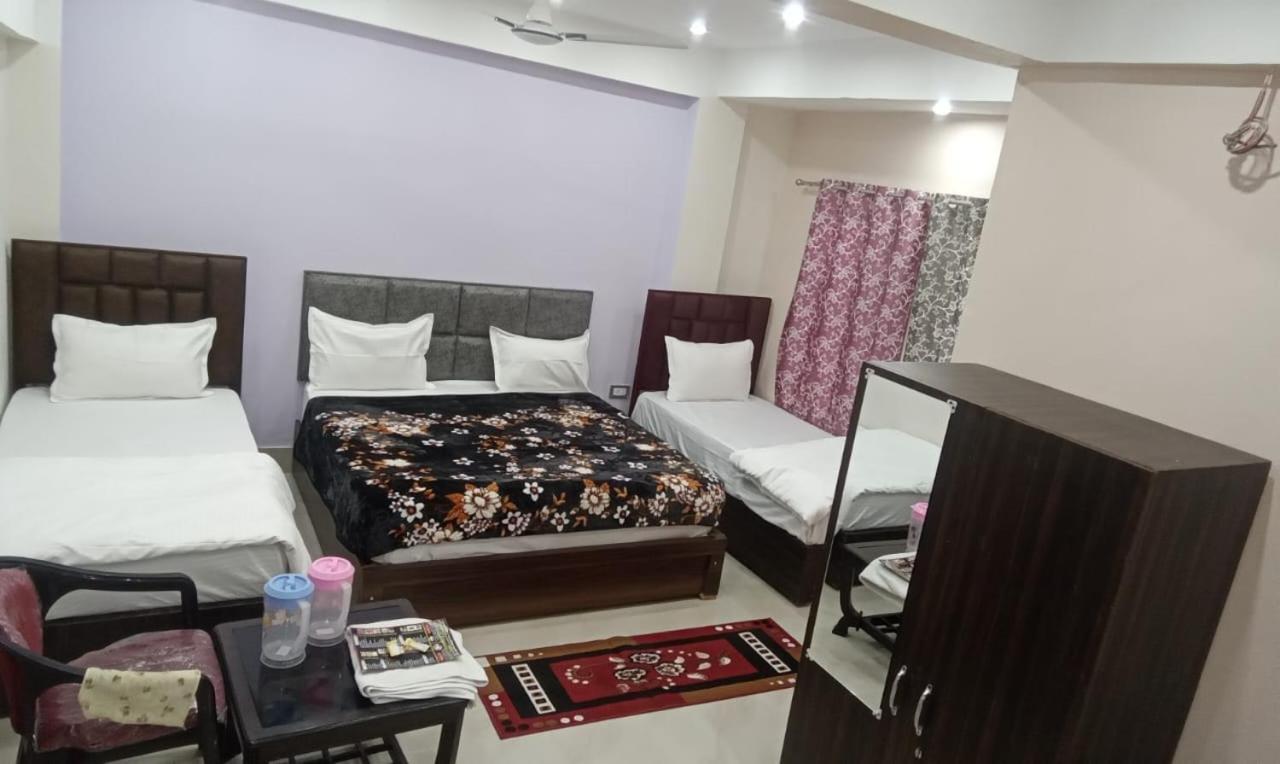 Hotel Dixit Residency Vrindāvan Exterior foto