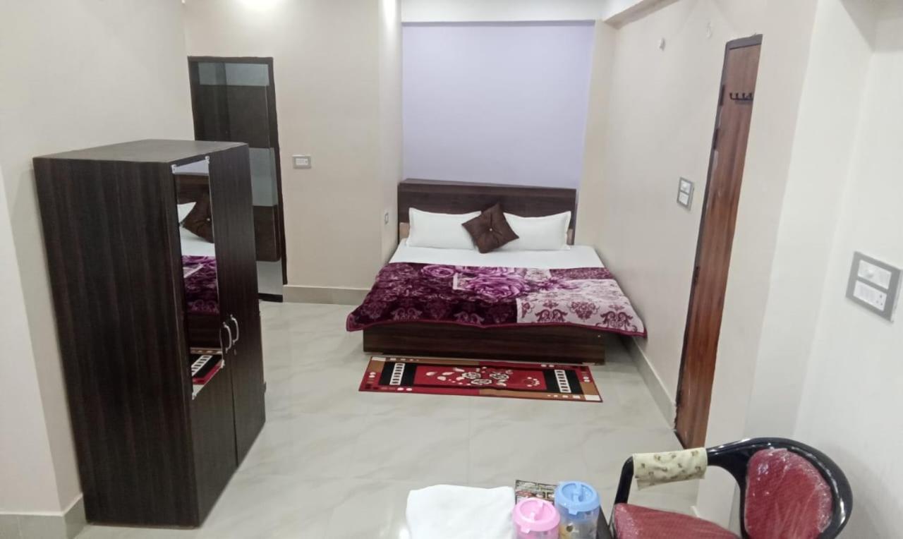 Hotel Dixit Residency Vrindāvan Exterior foto